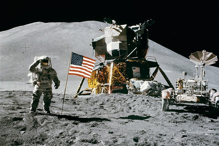 NASA назвала команду астронавтів для місій на Місяць