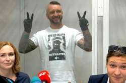  Обвинувачені у справі Юлія Кузьменко, Андрій Антоненко та Яна Дугар 