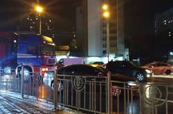 Чоловік перебігав 5 смуг руху в недозволеному місці