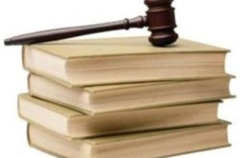 Закон имеет обратную силу, и не без слабостей… «Конституции Кучмы» посвящается