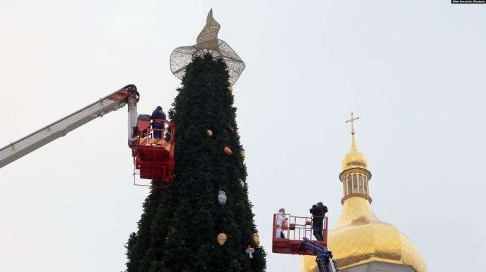 Елкин аксессуар: организаторы рассказали, что означает шляпа на главной елке страны