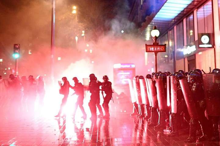 Суботні протести у Франції: зіткнення з поліцією та понад сотня затриманих