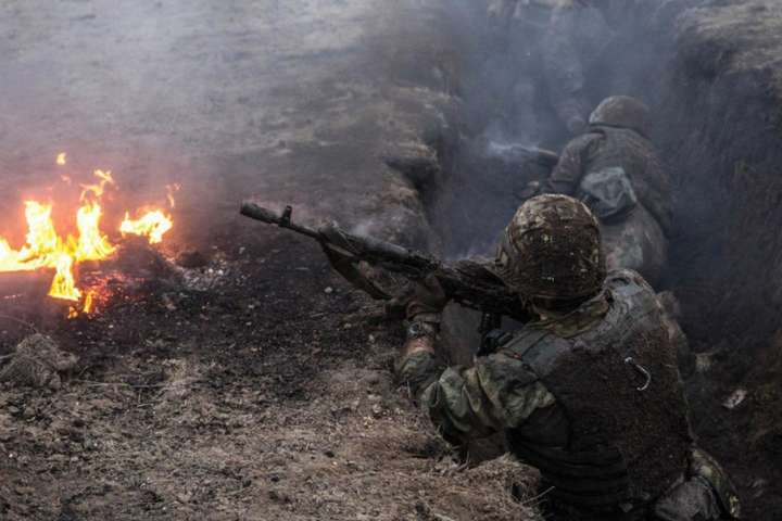 Доба на Донбасі: шість ворожих обстрілів, двох військових поранено