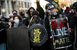 Дев’ятеро людей отримали поранення, в тому числі четверо осіб – ножові