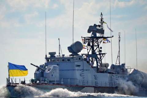 Для катерів Військово-морських сил України збудовано новий плавучий причал