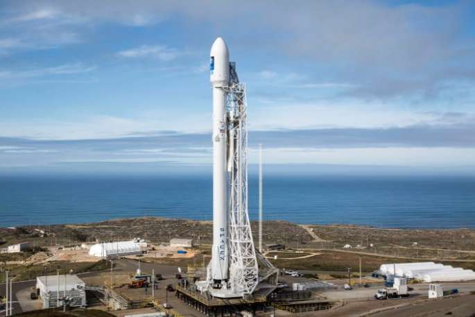 SpaceX запустила ракету з новим  супутником радіомовлення 