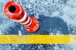 На дорогах і тротуарах ожеледиця