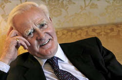 Джону Ле Карре  було 89 років 