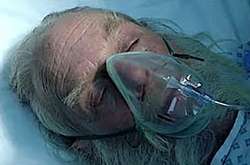 В Британии выпустили рекламу, в которой Санта-Клаус попадает в реанимацию с коронавирусом