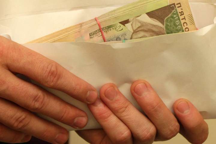 «Карантинні» 8 тисяч гривень: уряд визначив, хто може отримати допомогу 
