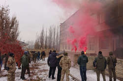 В Славянске активисты штаба Яроша требовали извинений от куратора фракции ОПЗЖ