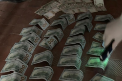 Поліцейського затримали під час одержання неправомірної вигоди