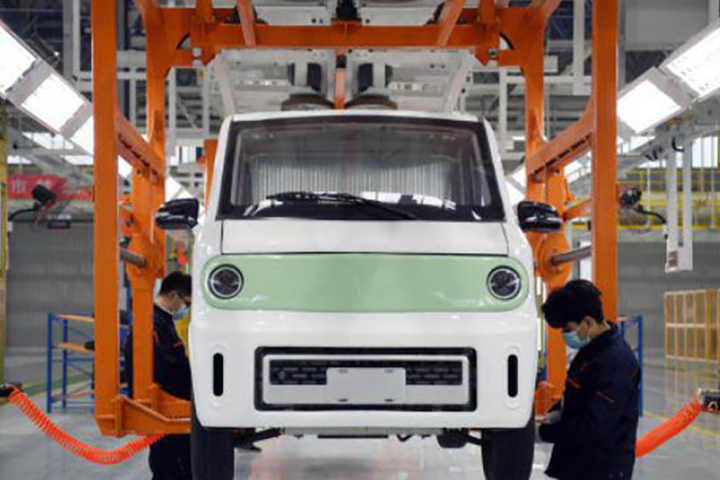 Китай відкрив перший завод з випуску безпілотних автомобілів з 5G