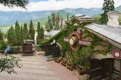 У МЗС нагадали про санкції, запроваджені владою України щодо «Масандри» ще у 2017 році, які продовжили до червня 2021 року