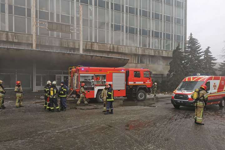 Пожежа на «Електронмаші»: рятувальники розповіли подробиці (фото)
