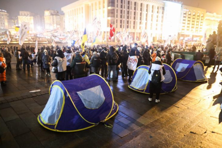 Протест підприємців: на Майдані знову з'явилися намети