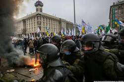 Поліція заявила, що п’яні протестувальники на Майдані побили трьох силовиків