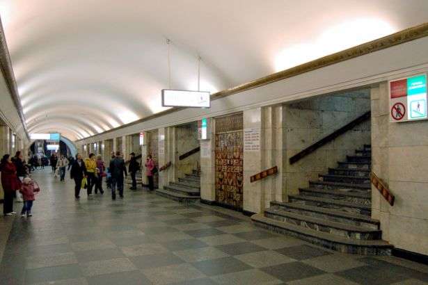 У Києві відкрили центральні станції метро після п'яти годин перевірки