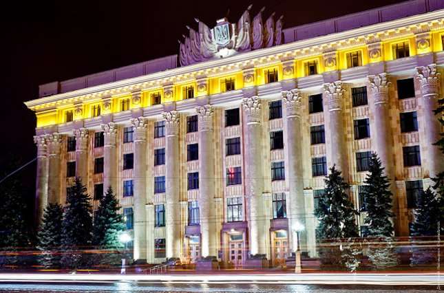 Харьковское руководство облсовета в первый рабочий день установило себе надбавки за интенсивный труд 