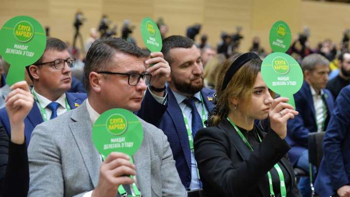 Зеленского только хвалить, позиции для СМИ – согласовывать: «слуг народа» просят подписать соглашение
