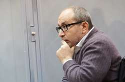 Дехто з коментаторів вважає, що близьке оточення Кернеса давно знало про його ймовірну близьку смерть