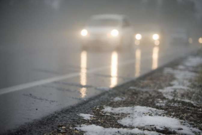 В Україні погіршується погода: водіїв просять бути вкрай обережними 