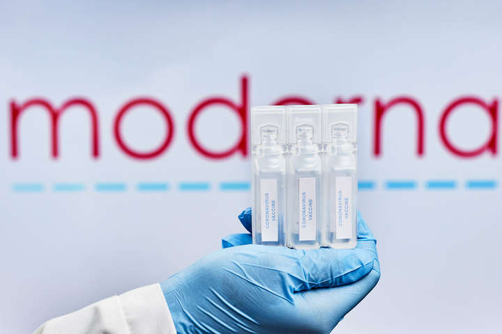 США схвалили використання вакцини компанії Moderna 