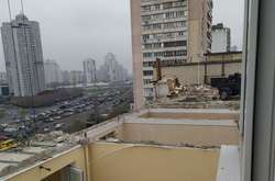  На розібраних поверхах працює спецтехніка 