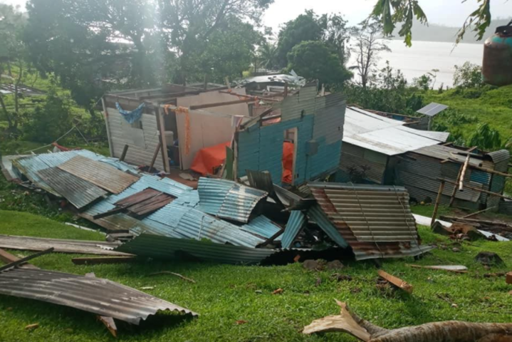 Ураган на Фіджі зруйнував острів