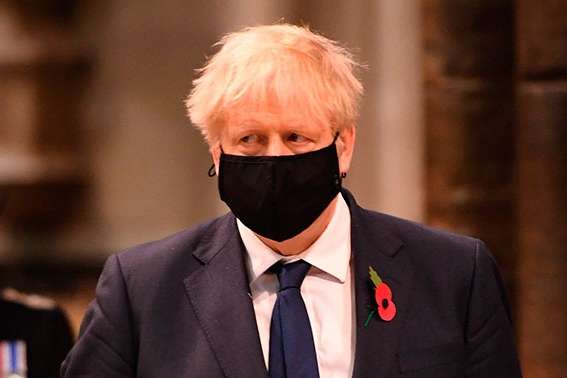 Борис Джонсон заявив, що виявлений у Британії новий штам коронавірусу заразніший на 70%