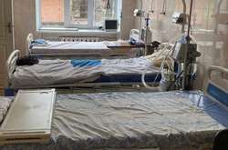 Понад 50% ліжок для хворих на Covid-19 заповнено у двох областях