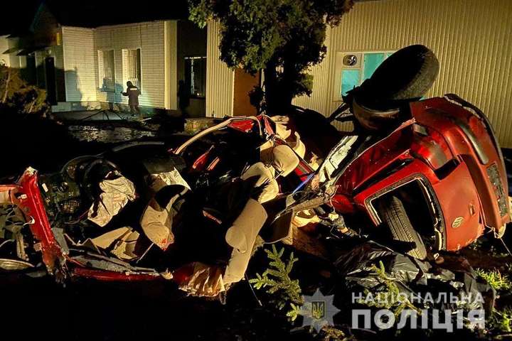 Жахлива ДТП на Київщині: загинули чоловік і двоє неповнолітніх (фото)