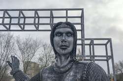 Курйозний пам'ятник Альонушці та інші «шедеври» російського монументального мистецтва