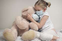 Вчені уточнюють, що новий вид коронавірусу передається значно краще, ніж «звичайний» Covid-19