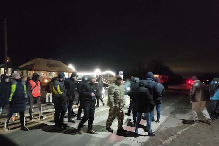 Протести шахтарів. Гірники уранових шахт другий день блокують траси на Кіровоградщині