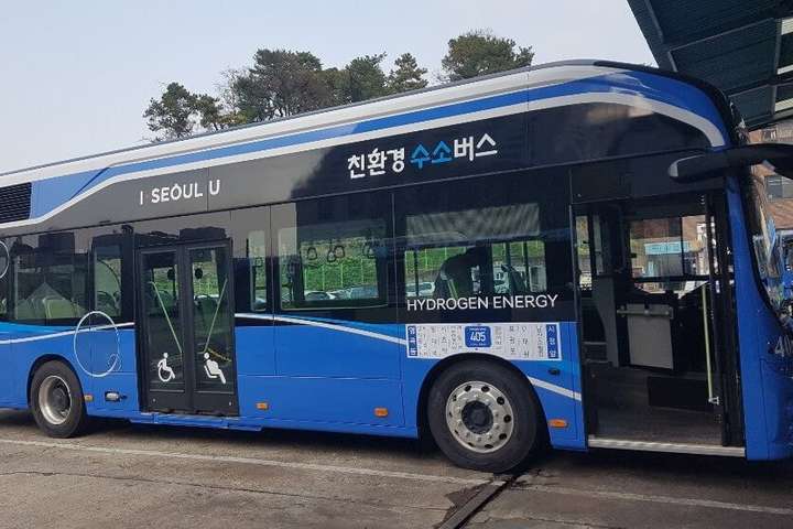 У Південній Кореї вийшов на маршрут перший водневий автобус