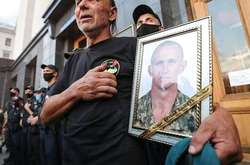 Суд зобов'язав ДБР розслідувати «умисні дії» Зеленського, що спричинили загибель морпіха Журавля