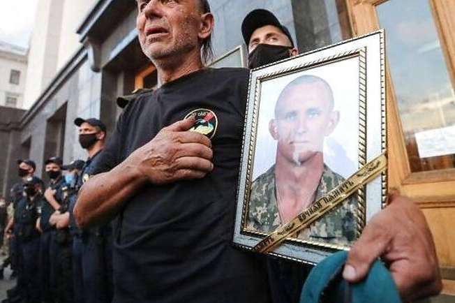 Суд обязал ГБР расследовать «умышленные действия» Зеленского, повлекшие гибель морпеха Журавля