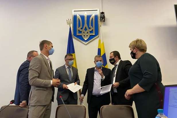 Реальна політика по-українськи. Як «слуги народу» об’єднуються з ОПЗЖ і «Європейською солідарністю»