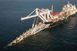 Укладанням труб буде займатися баржа «Фортуна», а допомогати — суда «Мурман» і «Балтійський дослідник» Морської рятувальної служби Росії