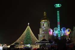 Ялинка на Софійській площі засяяла вогнями 19 грудня