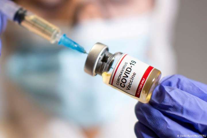 Дозвіл на використання вакцини BioNTech/Pfizer у ЄС: що треба знати