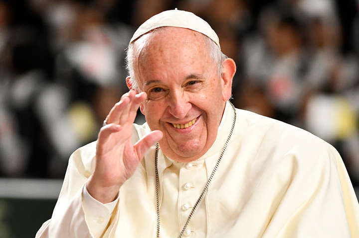 Папа римский не удержался и снова лайкнул фото обнаженной модели