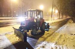 Очищення Києва від снігу: як тривали роботи вночі (фото)
