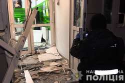 Внаслідок вибуху пошкоджено двері, платіжний термінал у банку