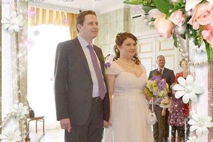 «Ах, эта свадьба, пела и плясала»: супругов посадили на 13 лет за фото с фсбшником
