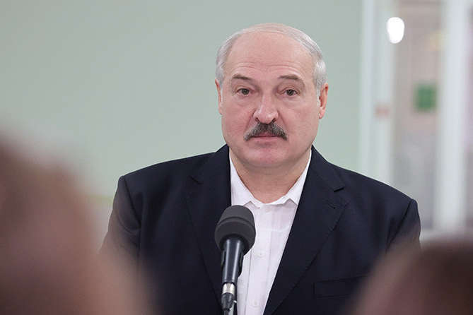 Лукашенко розповів про затримання «терористів», які везли тонни зброї через Україну