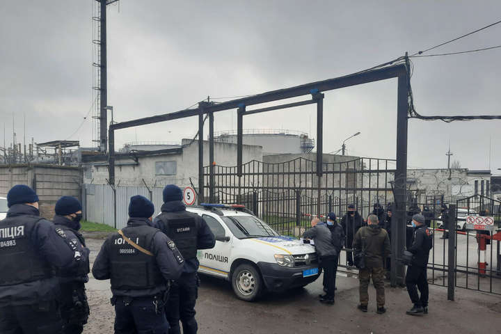 Поліція повідомила про рейдерську атаку на нафтобазу в Миколаєві