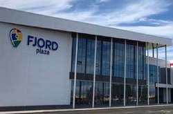  З ТРЦ Fjord Plaza у Пскові через потрапляння снаряду евакуювали 300 осіб 