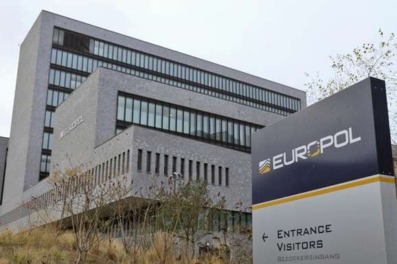 Європол попередив про небезпеку шахрайства з вакциною від коронавірусу